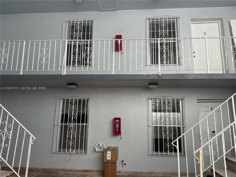 767 SW 9th St # 201, Miami FL 33130