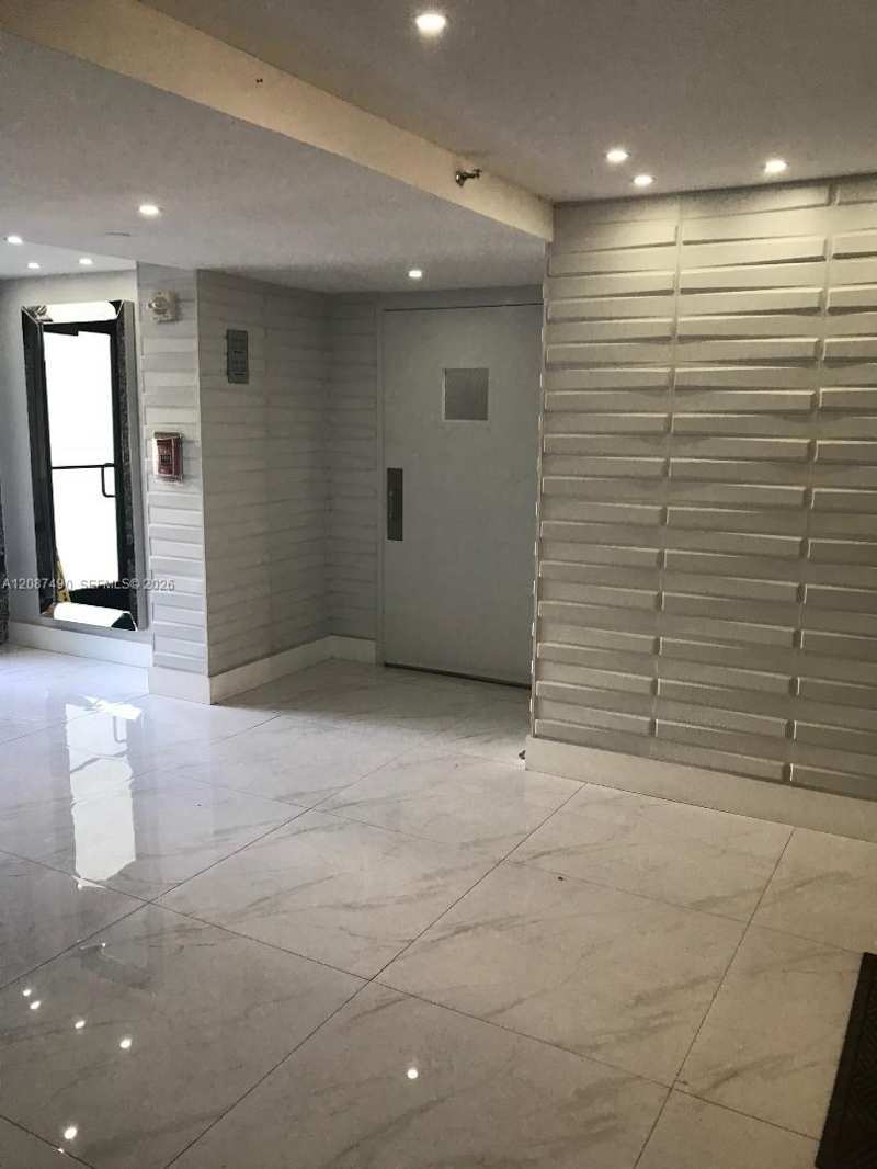 16919 N Bay Rd # 804, Sunny Isles Beach FL 33160