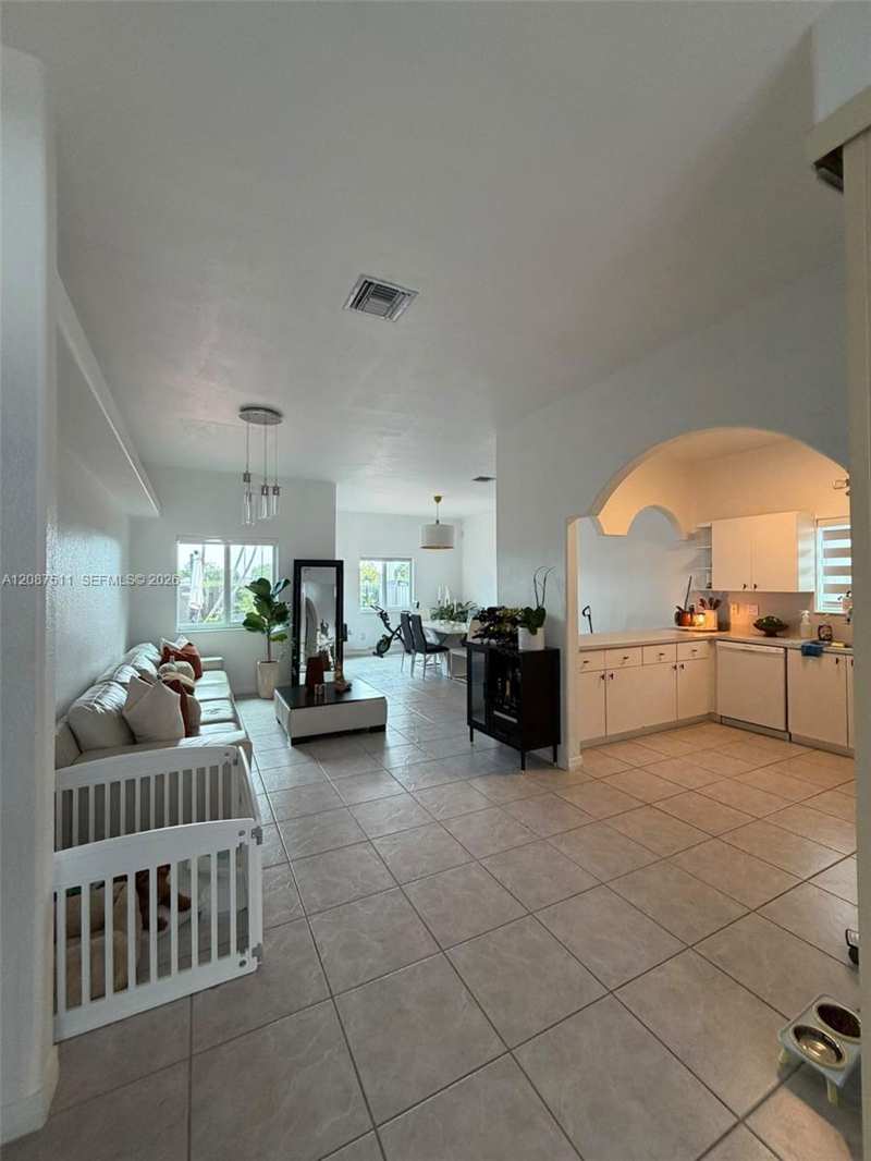 16104 SW 55th Ter, Miami FL 33185