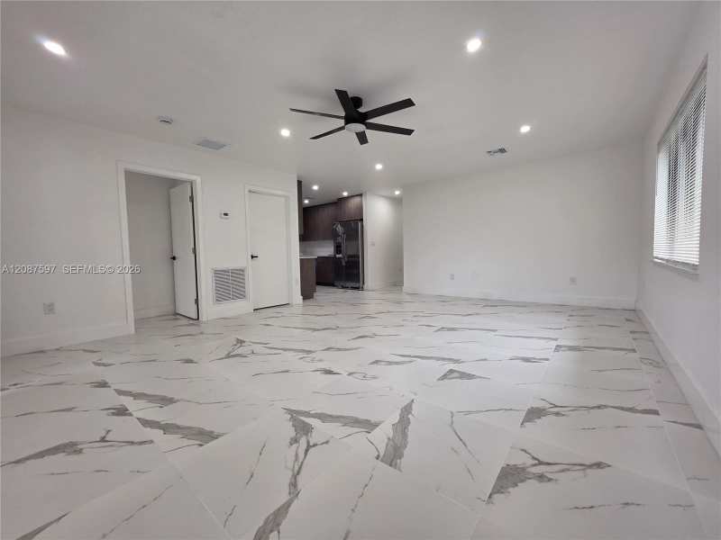 348 NW 8th St, Pompano Beach FL 33060