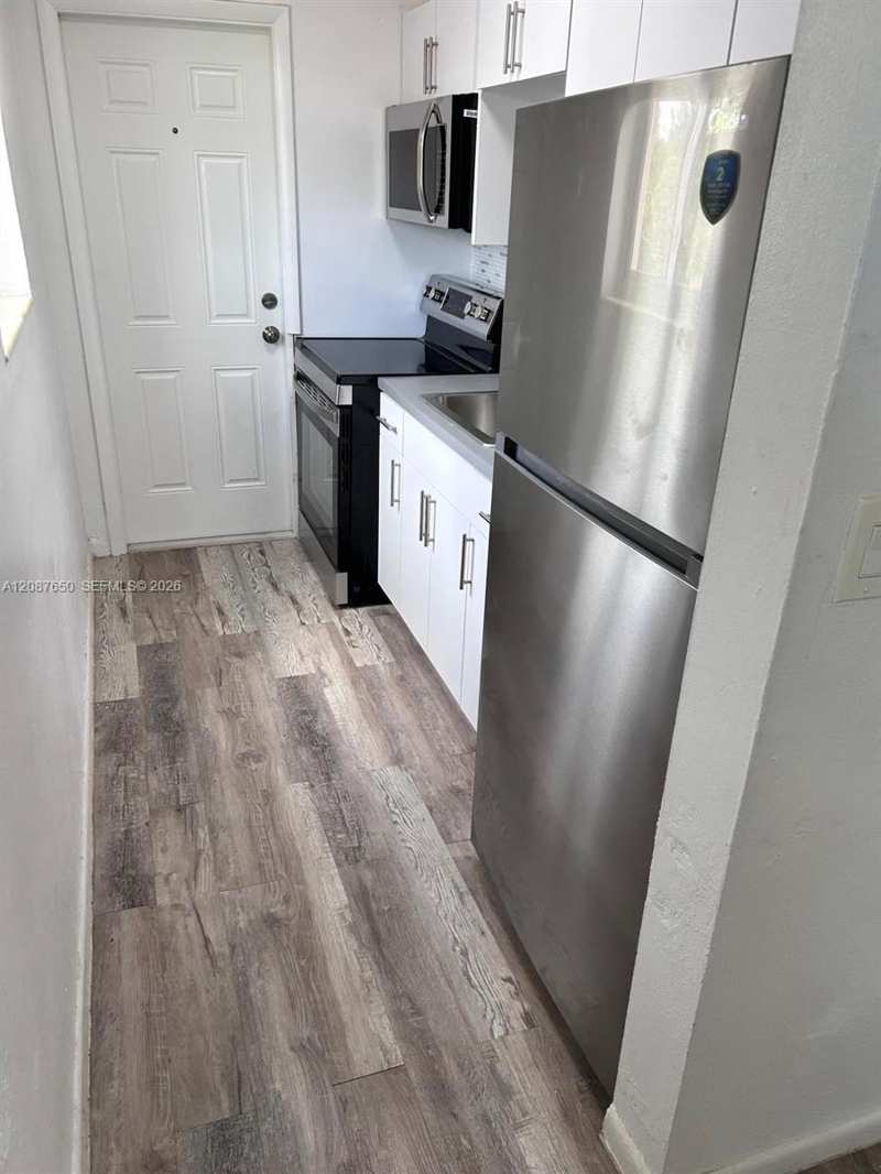 16911 NE 21st Ave # 8, North Miami Beach FL 33162