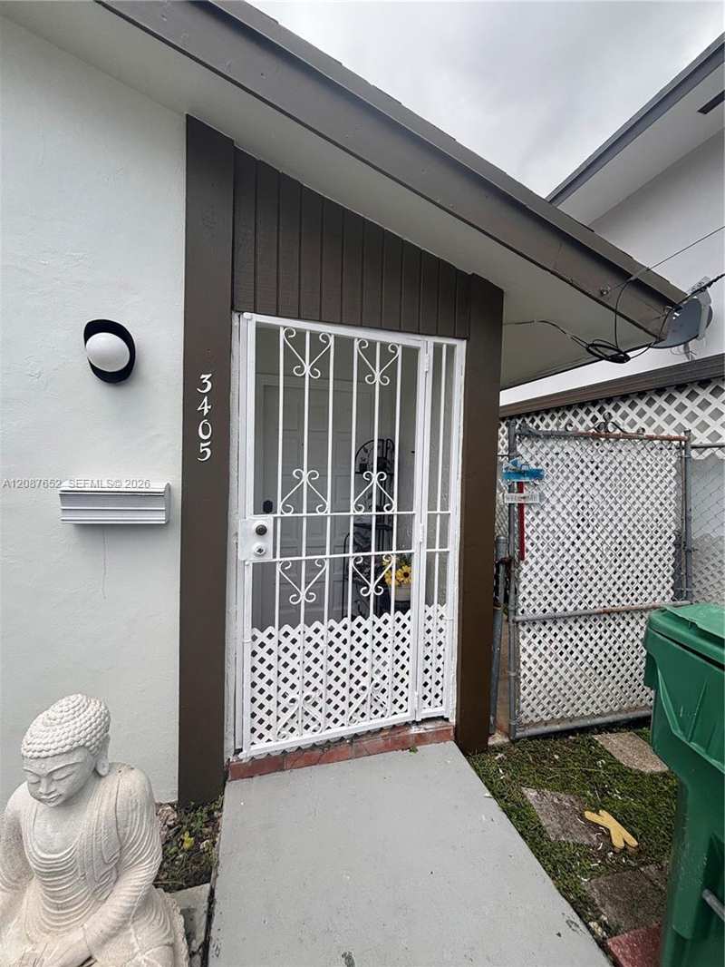 3405 SW 24th St, Miami FL 33145
