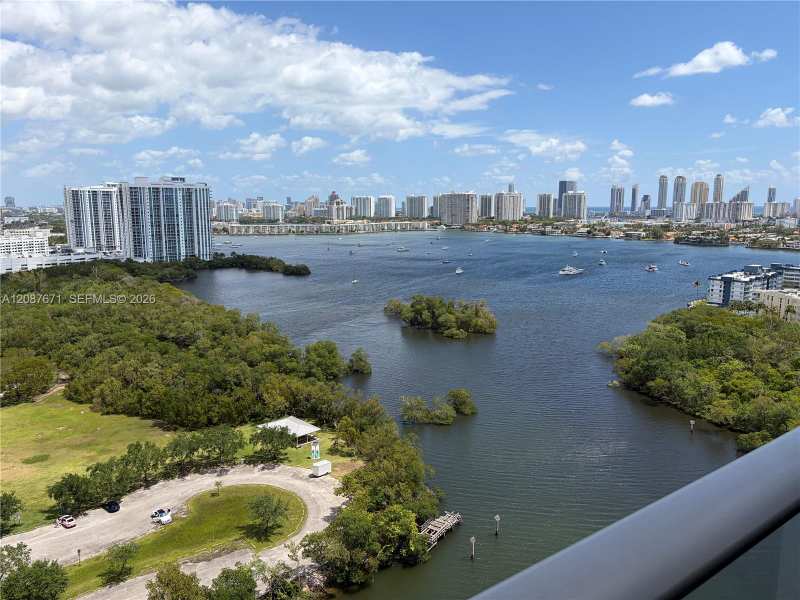 16385 Biscayne Blvd # 2104, North Miami Beach FL 33160