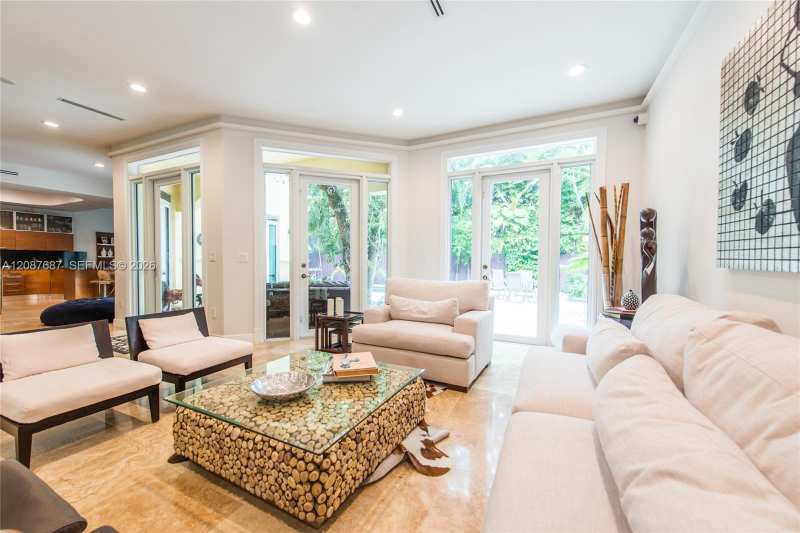 3665 Justison Rd, Miami FL 33133