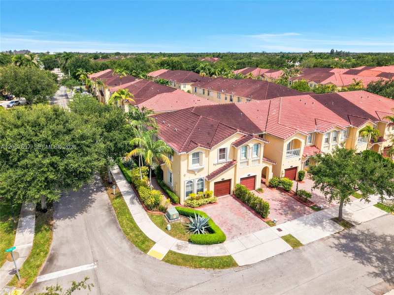 889 SW 151st Pl, Miami FL 33194
