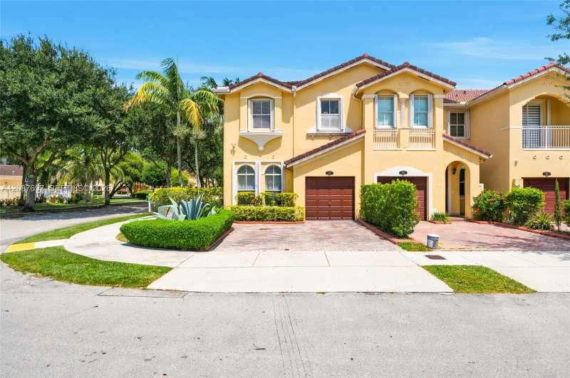 889 SW 151st Pl, Miami FL 33194
