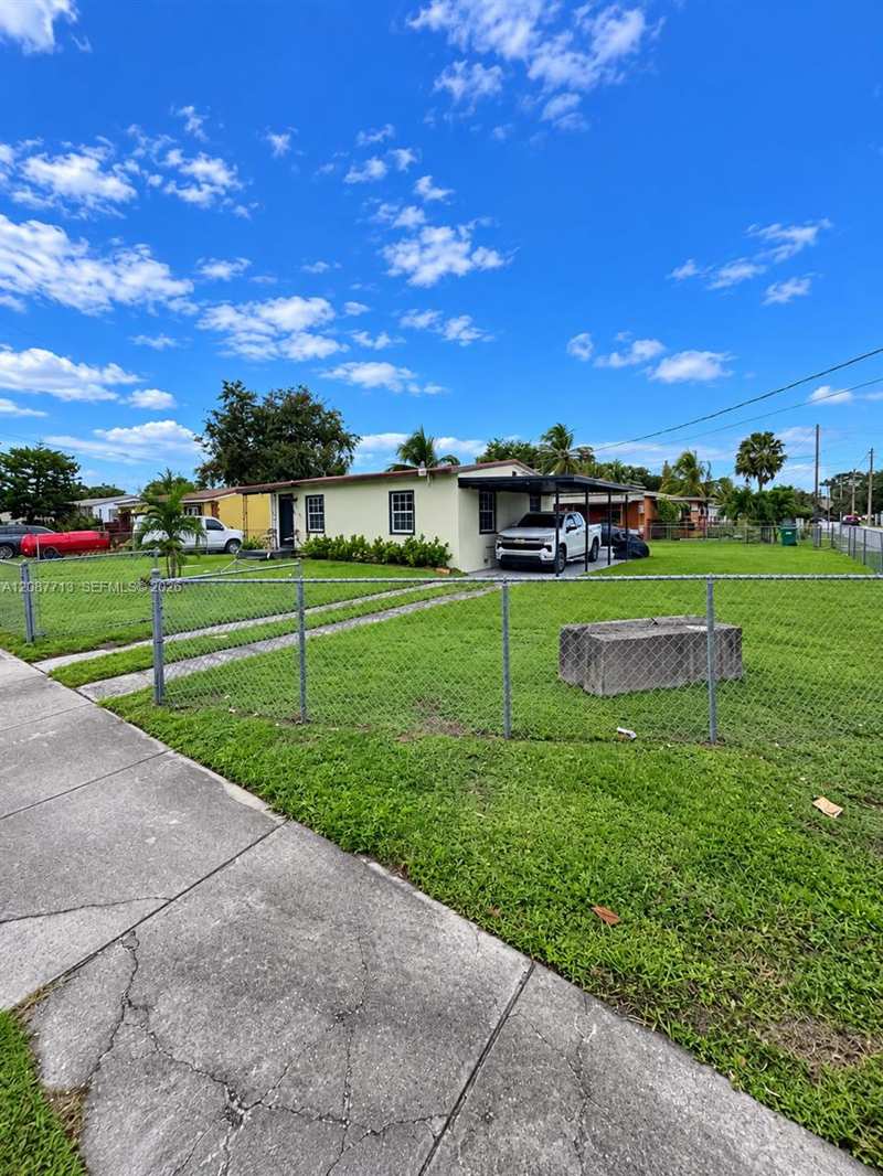 2101 NW 87th St, Miami FL 33147