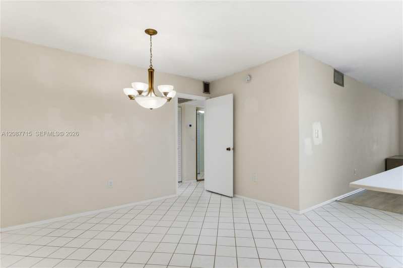 7300 NW 17th St # 310, Plantation FL 33313