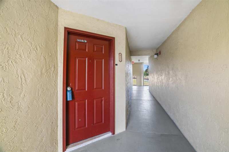 12730 VISTA ISLES Drive # 821, Sunrise FL 33325