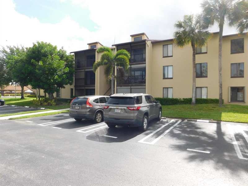 627 SEA PINE Way # A2, FL 33415