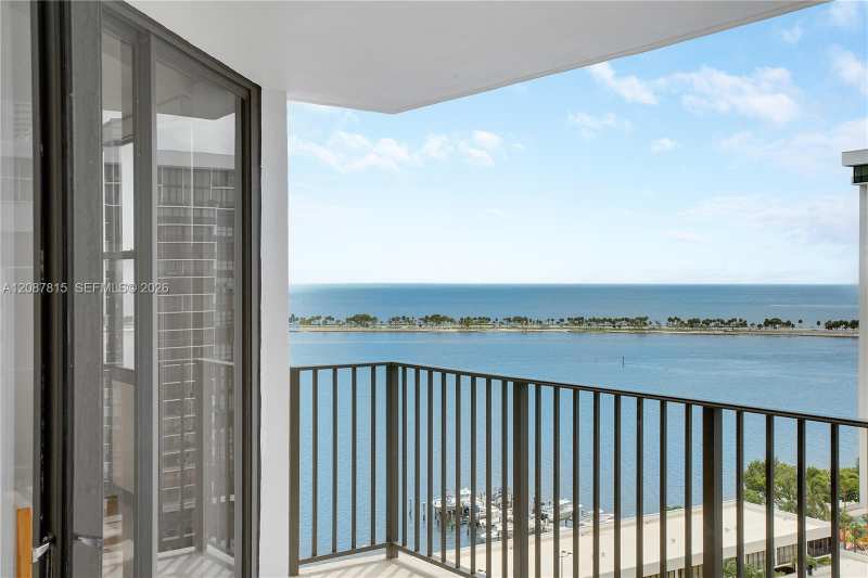 1901 Brickell Ave # B1702, Miami FL 33129