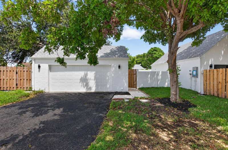 905 NW 21ST Way, Delray Beach FL 33445