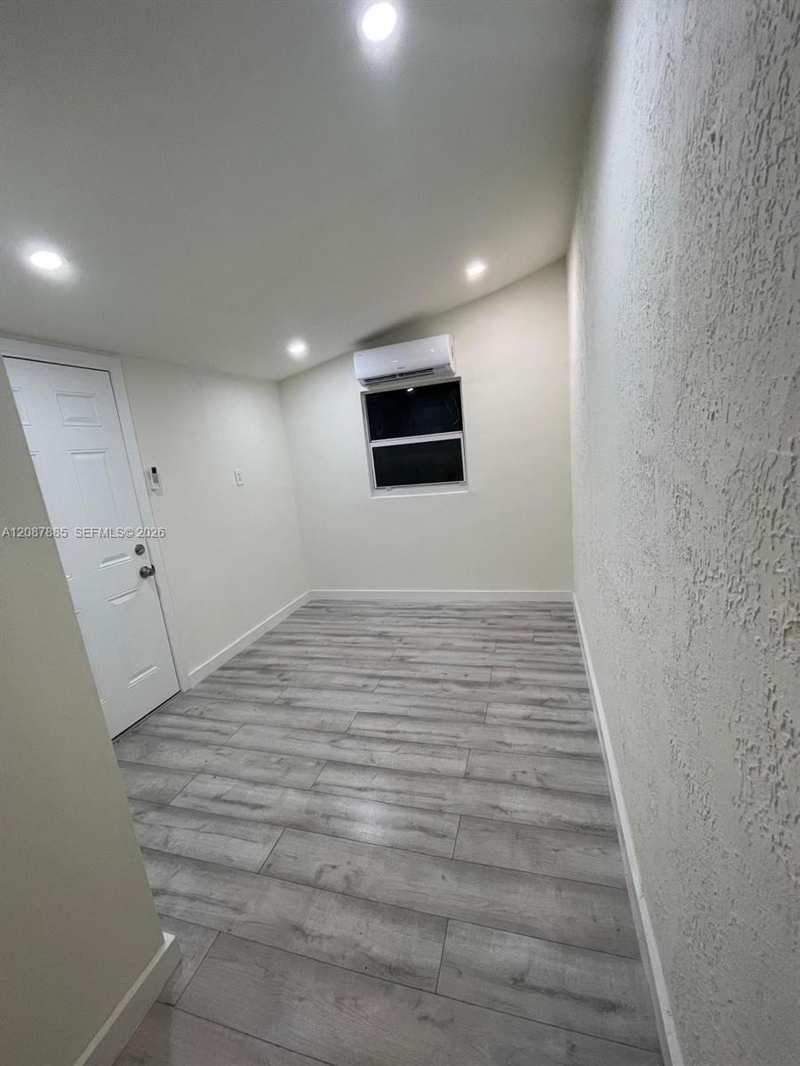 2484 SW 10th St, Miami FL 33135