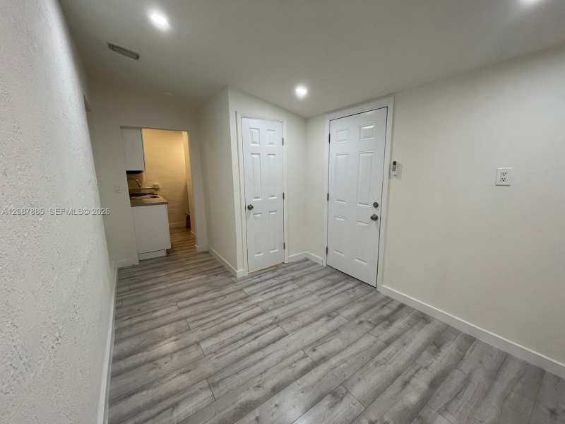 2484 SW 10th St, Miami FL 33135