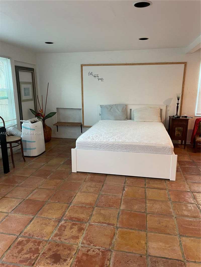 208 NE 22 nd Ave, Pompano Beach FL 33062