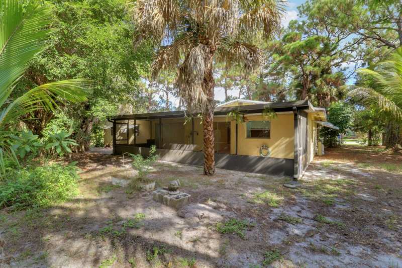 142 2ND Street, Jupiter FL 33458