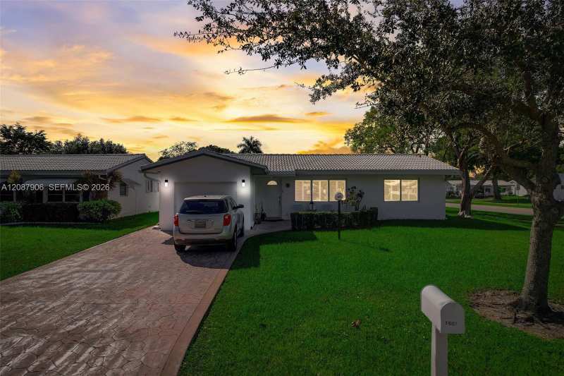 1651 NW 85th Ave, Plantation FL 33322