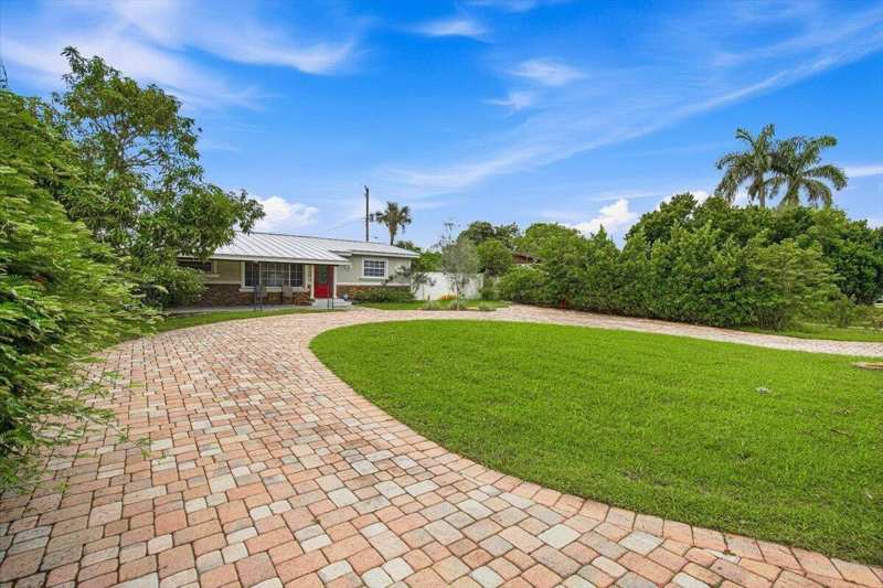 938 Arlington Drive, West Palm Beach FL 33415