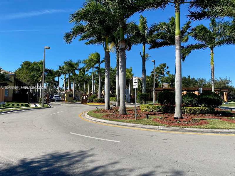1536 SE 25th St # 202, Homestead FL 33035
