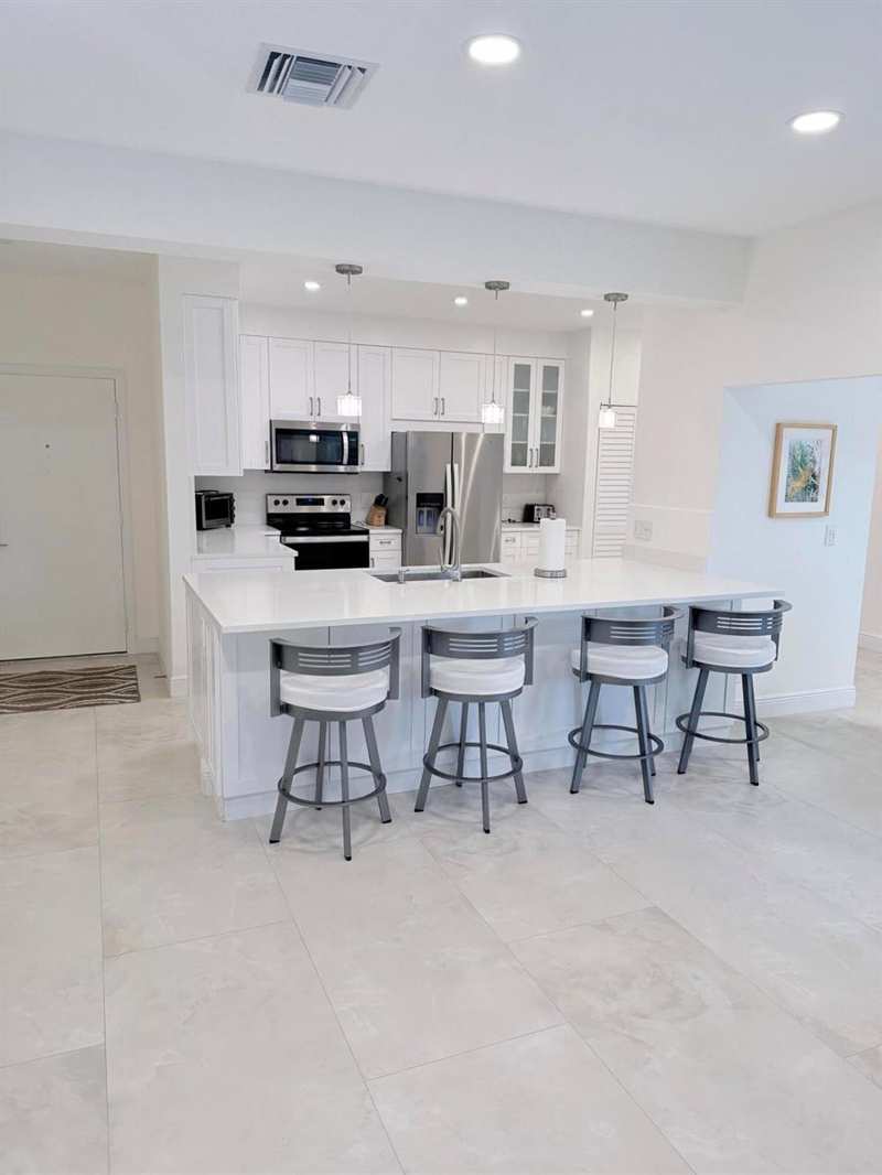 1640 Twelve Oaks Way # 305, North Palm Beach FL 33408