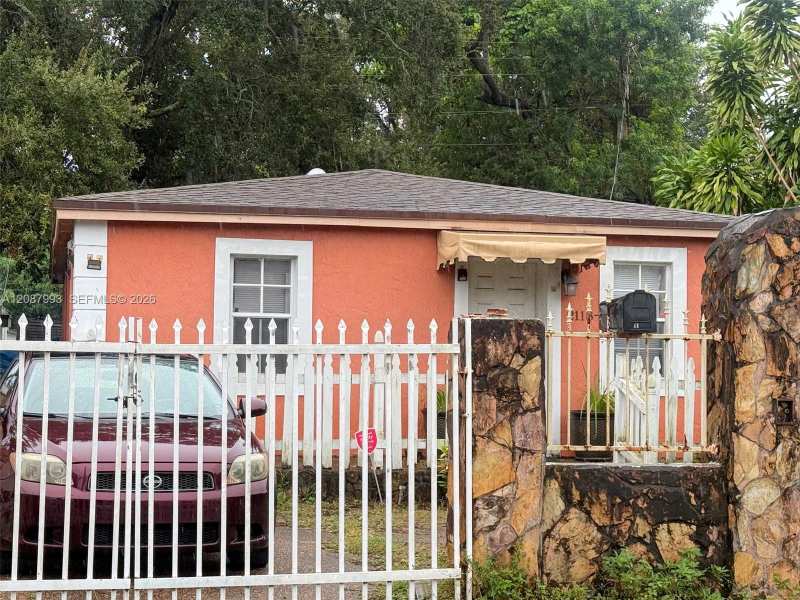 2118 NW 83rd St, Miami FL 33147