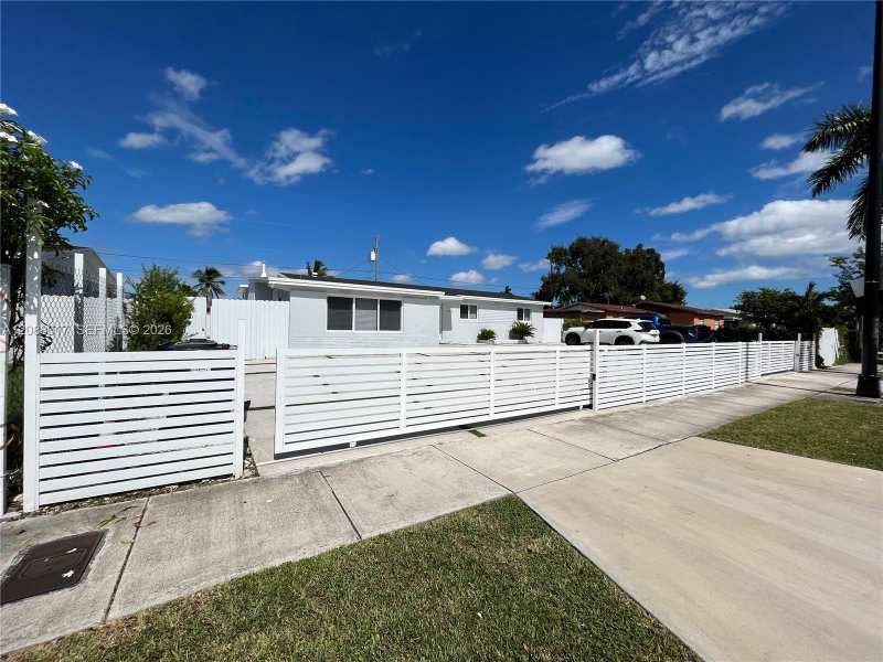 10521 Caribbean Blvd, Cutler Bay FL 33189