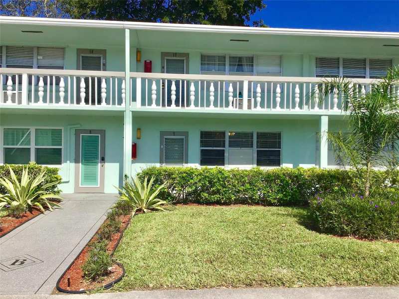 7 Oakridge B # 7, Deerfield Beach FL 33442