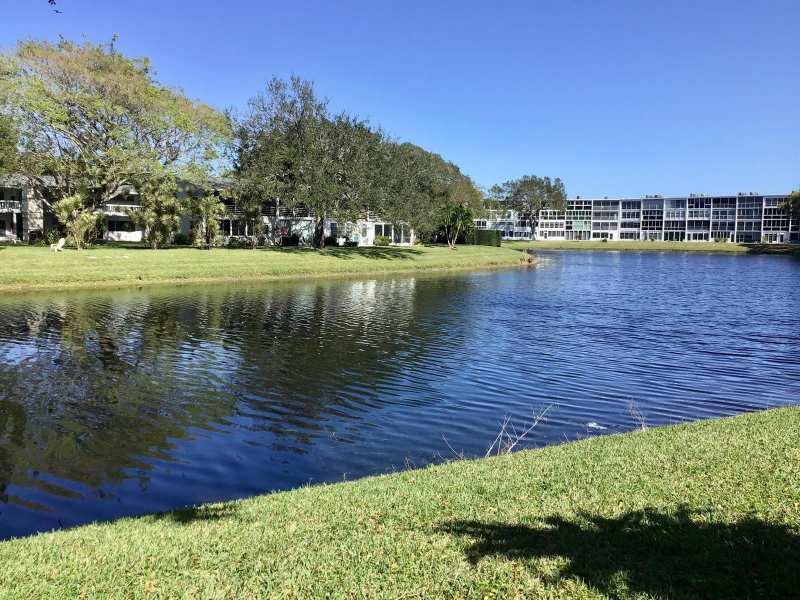 7 Oakridge B # 7, Deerfield Beach FL 33442