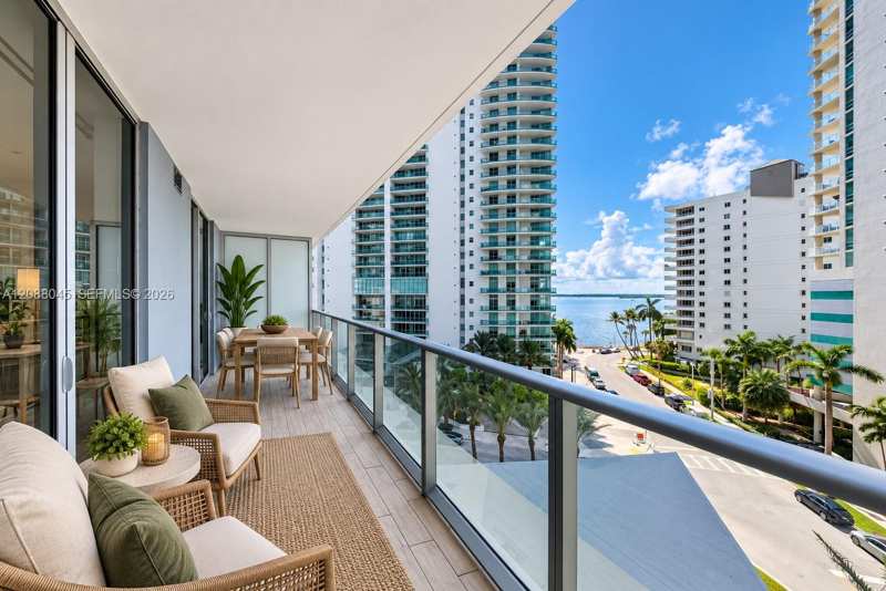 1300 Brickell Bay Dr # 704, Miami FL 33131