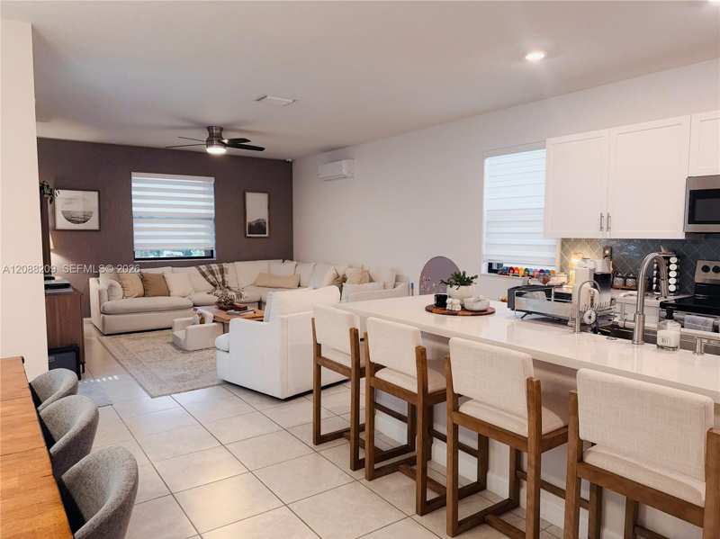 11014 W 35th Ln, Hialeah FL 33018
