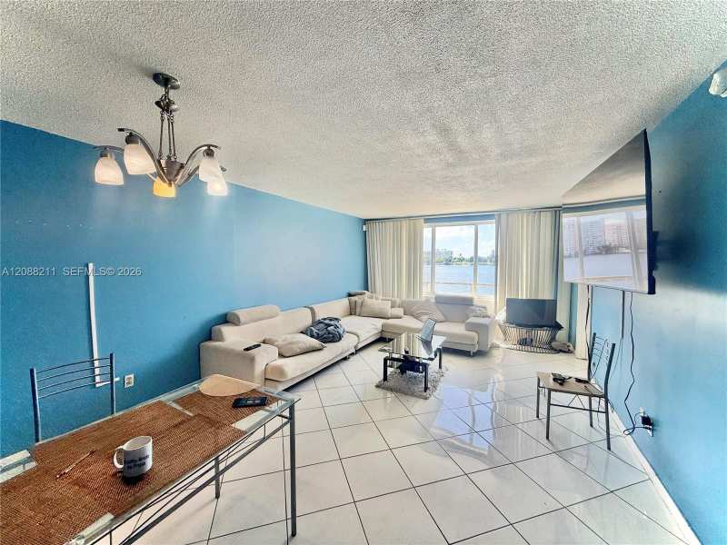 1150 NE 191st St # 24, Miami FL 33179