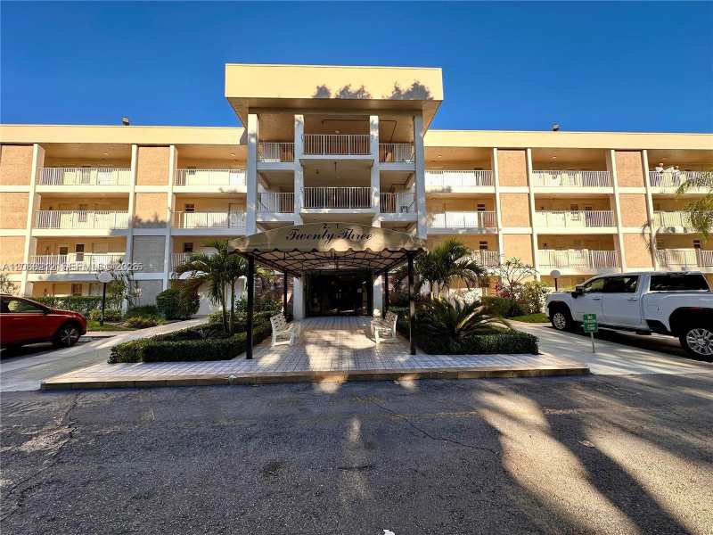 2601 S Course Dr # 206, Pompano Beach FL 33069