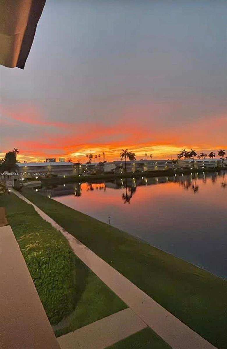 1030 SW 11 St # M20, Hallandale Beach FL 33009