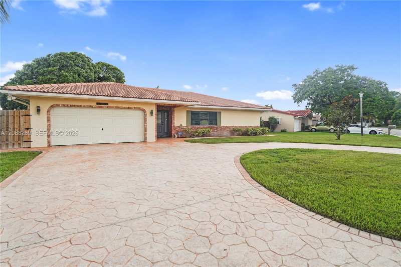 10650 NW 42nd Dr, Coral Springs FL 33065