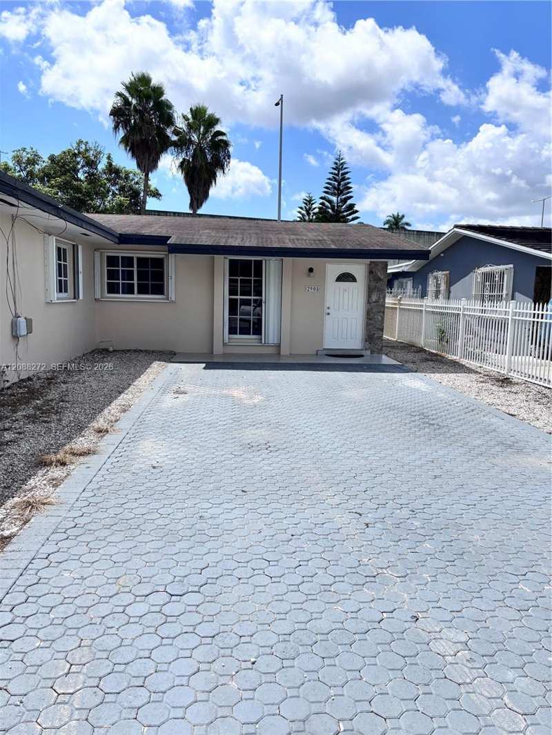 2906 NW 13th St # 2908, Miami FL 33125