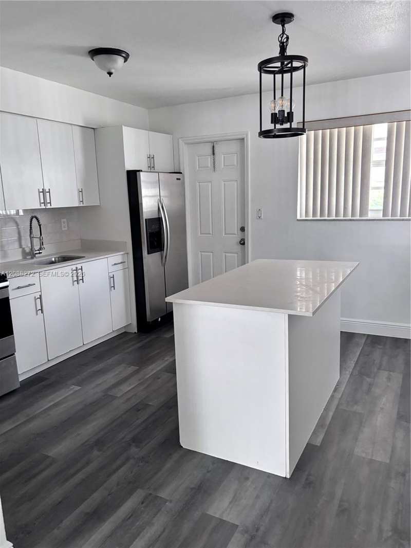 2906 NW 13th St # 2908, Miami FL 33125