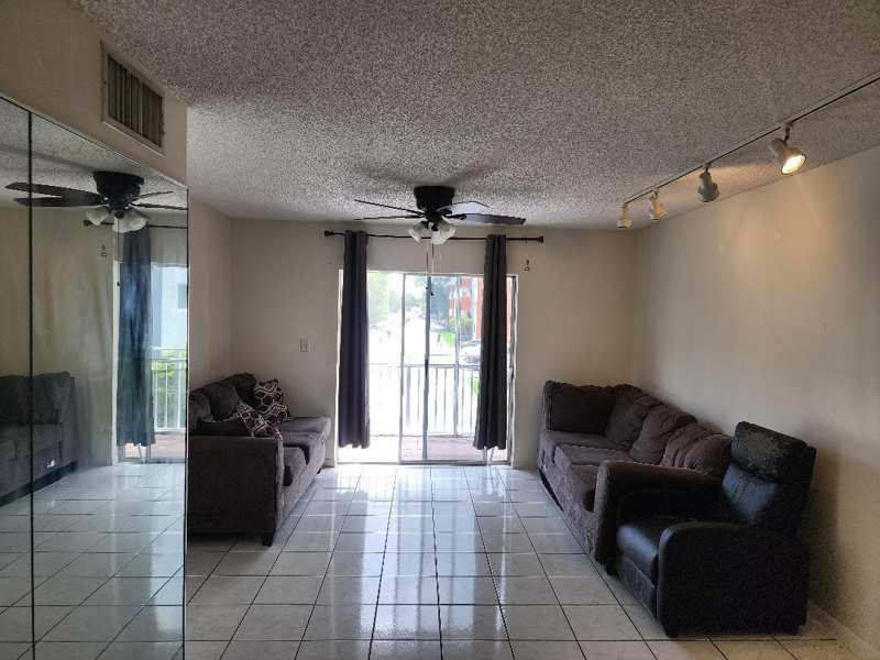 11311 SW 200TH Streets SW # D, Miami FL 33157