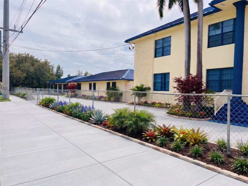 8700 NW 5th Ave, El Portal FL 33150