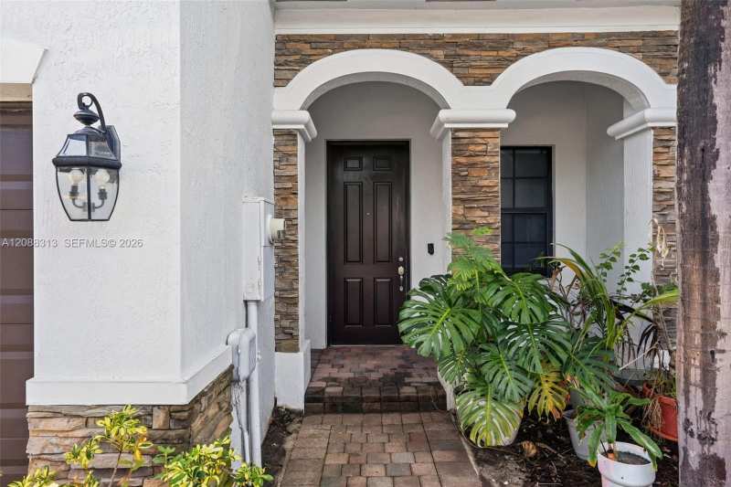 11249 NW 88th Ter, Doral FL 33178