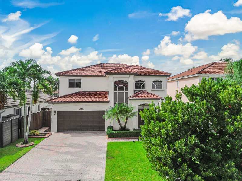 16290 SW 68th Ter, Miami FL 33193
