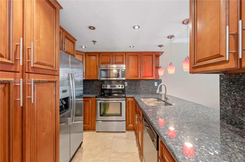 540 Brickell Key Dr # 600, Miami FL 33131