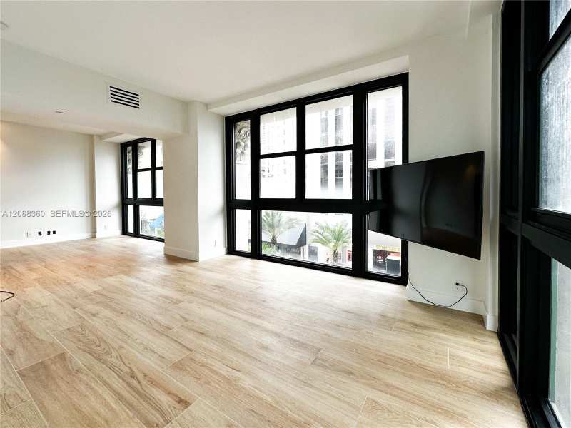 111 E Flagler St # 304, Miami FL 33131