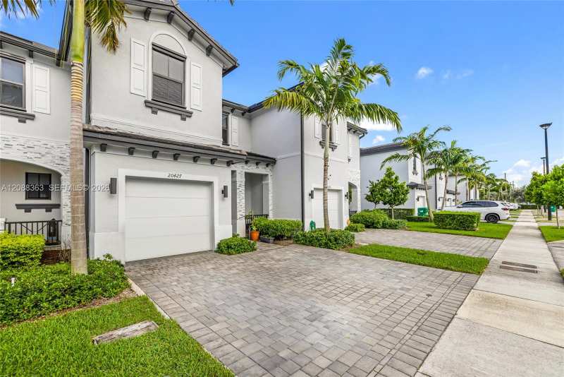 20427 NW 4th Ct, Miami Gardens FL 33169