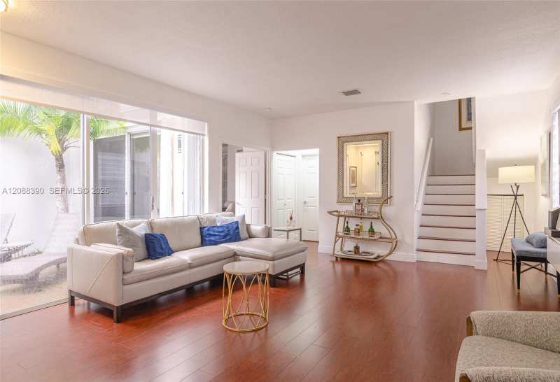 1115 Cherrypalm, Hollywood FL 33019