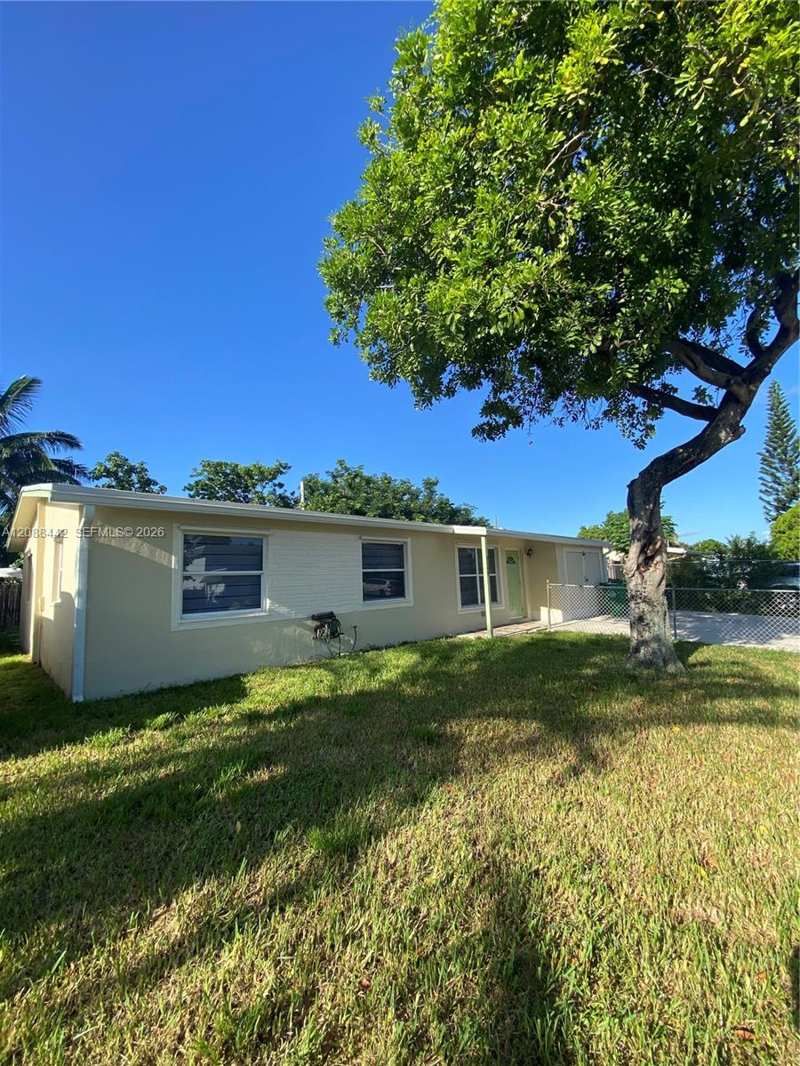 6140 SW 37th Ct, Davie FL 33314