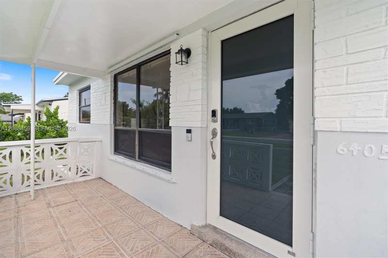 6405 Dawson St, Hollywood FL 33023