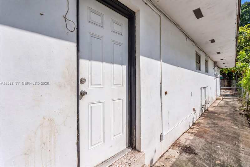 6936 NW 3rd Ave, Miami FL 33150