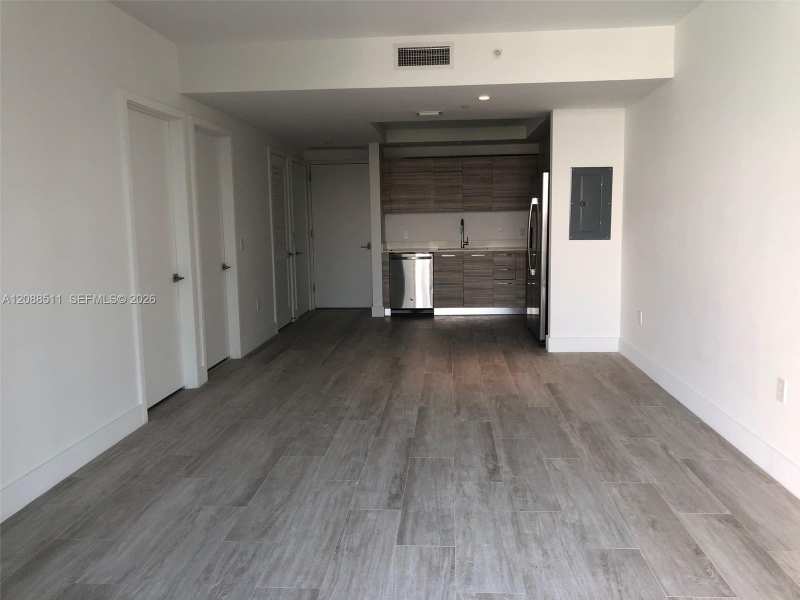 121 NE 34 ST # 811, Miami FL 33137