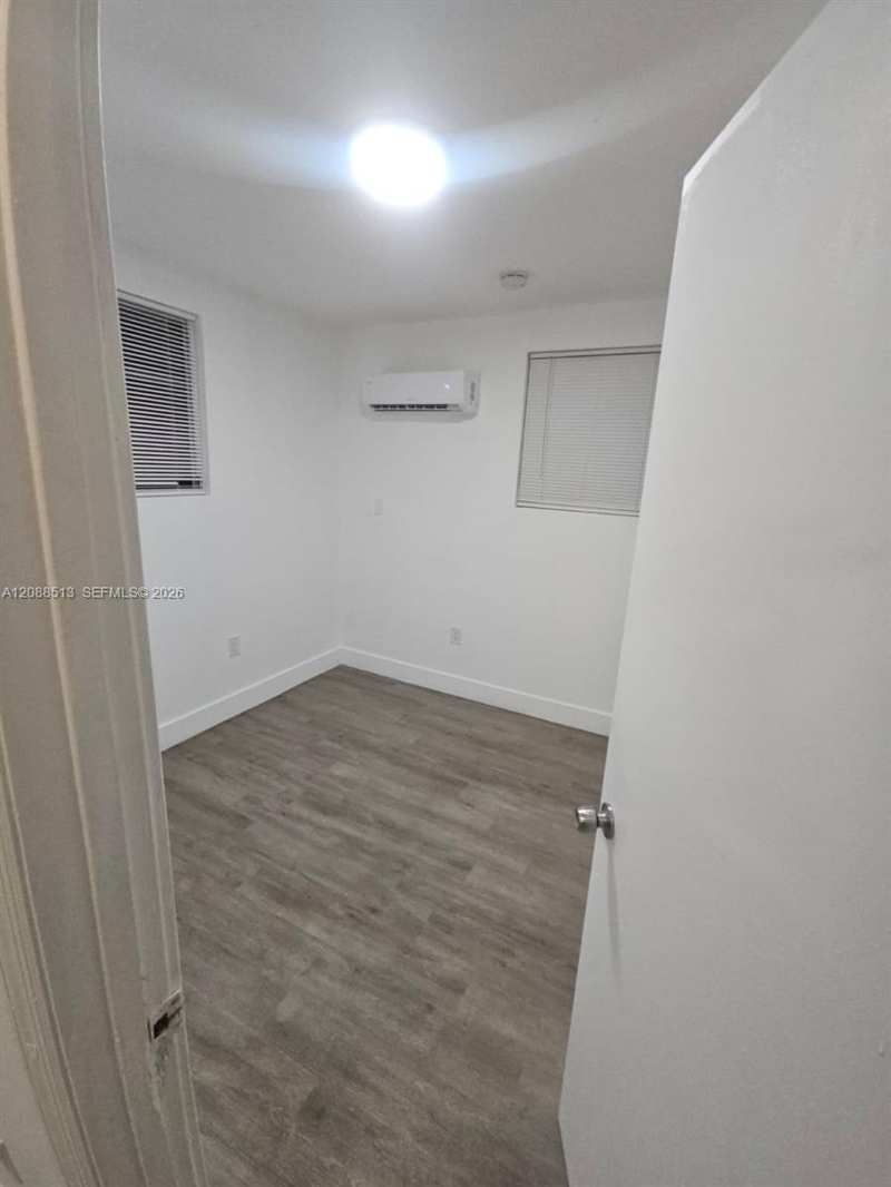 784 NW 100th St # C, Miami FL 33150