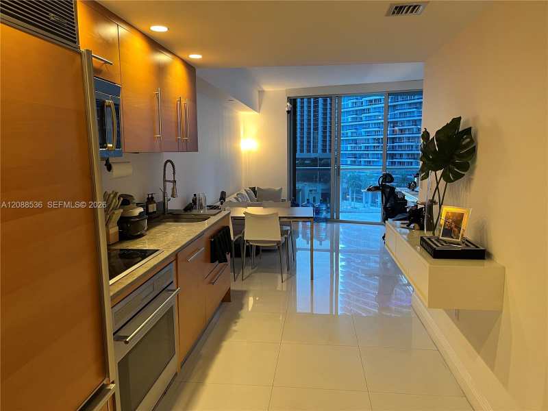 465 Brickell Ave # 804, Miami FL 33131